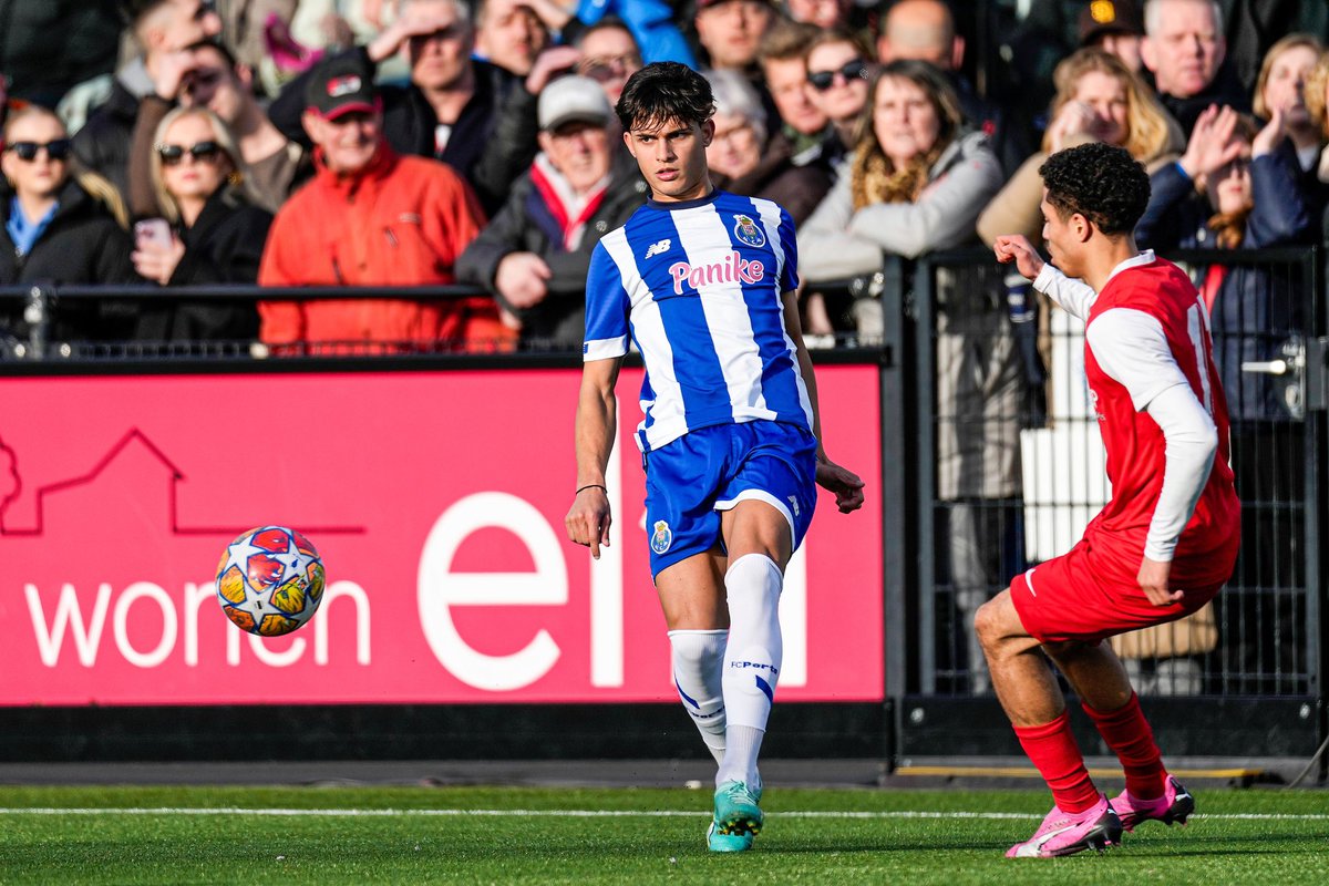 Que 2.ª parte espetacular, jogou e fez jogar a equipa, 17 anos🫨

Gonçalo Santos Sousa👀