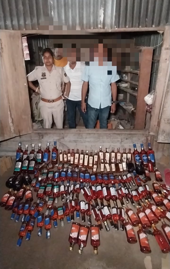 As part of our drive against the menace of illegal alcohol, 210 bottles of IMFL was seized by OC Golokganj PS and his team in Nalia area ! @assampolice @DGPAssamPolice @gpsinghips @HardiSpeaks