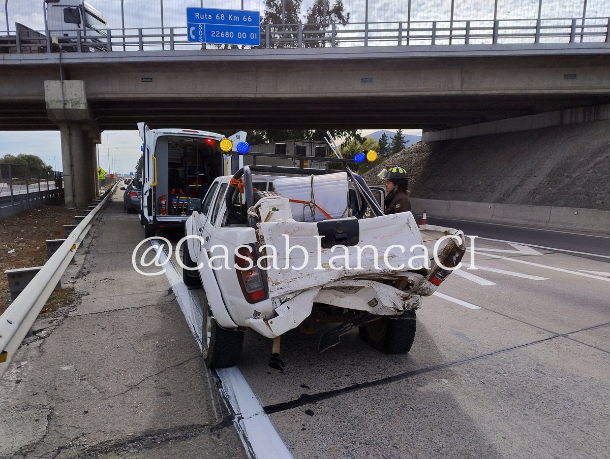 #Casablanca #Accidente #Ruta68 km66 dirección #Valparaiso. Colisión múltiple de 6 vehículos menores, 1 lesionado. . 🚒🚒🚑 @INF0SCHILE @ChileInfo5 @djgraff_German @ViveCASABLANCA