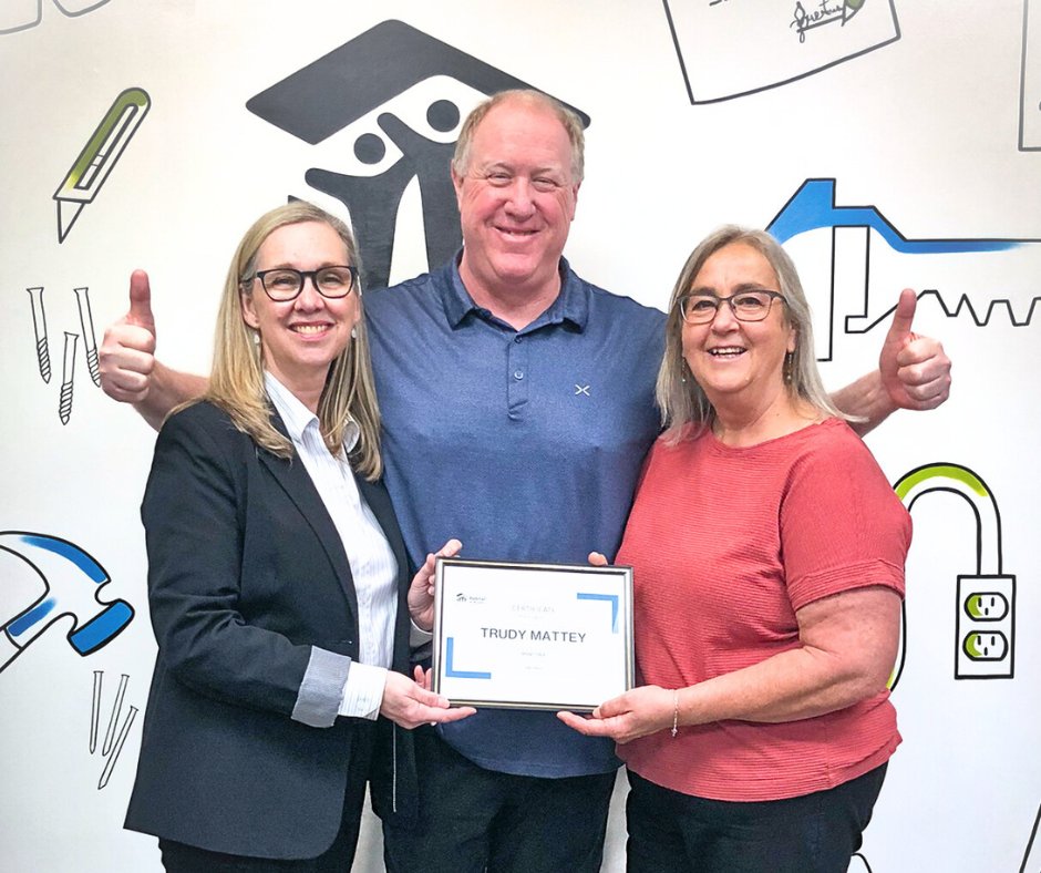 Trudy Mattey, one of our remarkable volunteers, stopped by the office yesterday to accept her certificate of appreciation as one of @HabitatCanada's featured volunteers for National Volunteer Week 2024! Thank you, Trudy, for your unwavering commitment to Habitat's mission! 💙