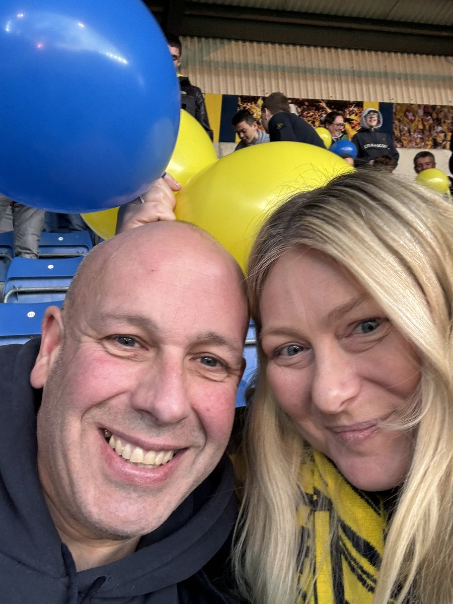 ClaireMennie's tweet photo. #MatchDaySelfie @OUFCOfficial https://t.co/wNElsbPg0a