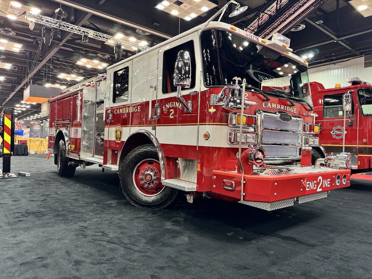 The tight streets in Cambridge, MA are no match for this shorty rig, and then add rear steer. The places and alleys this engine will get into will be unsurpassed...
Build them for your response area..
@FireApparatus1 @fireengineering @TTraining #FDIC2024