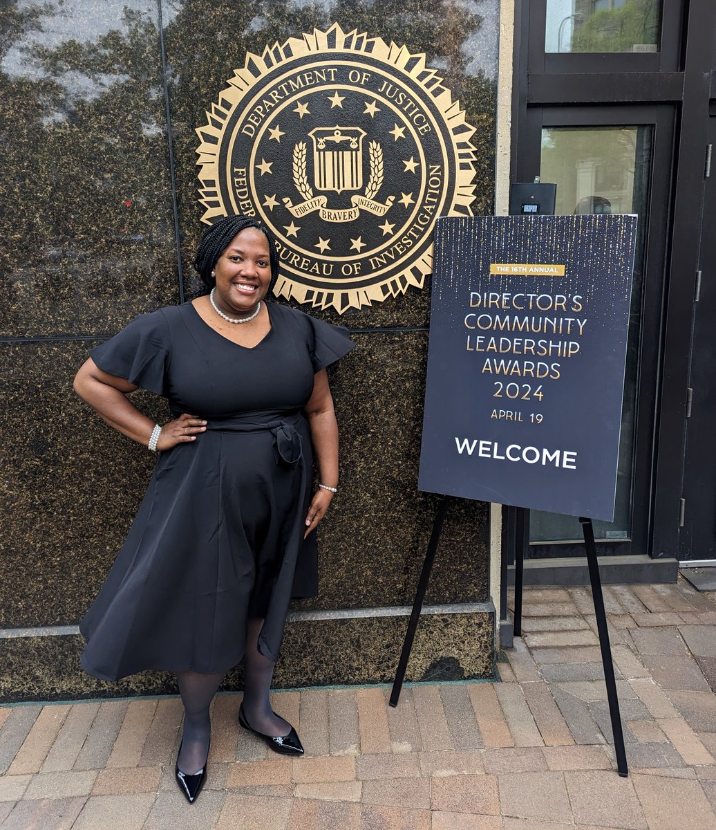 Congratulations to the YMCA of Greater Louisville Black Achievers, recipient of the 2023 FBI Director’s Community Leadership Award. Today, YMCA Black Achievers Director, DeVonne Sorel, received the award from #FBI Director Wray at a ceremony in D.C. ow.ly/MR0C50Rka4J