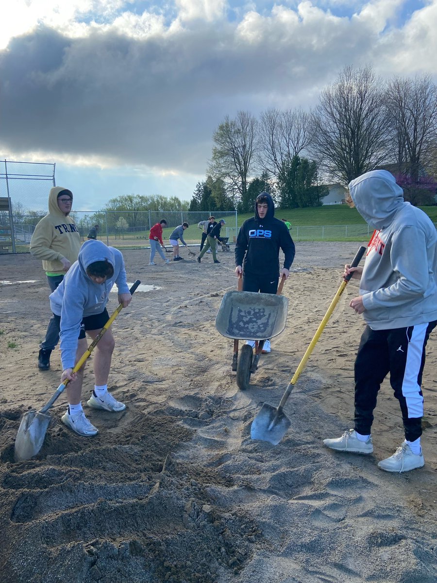 AHSLantz's tweet image. AHS seniors completed community service projects today for Easter Seals, AKL, Angola Parks Dept., Circle Hill Cemetery, Boy Scout Camp &amp;amp; Northern Lakes.  Giving back before graduation!