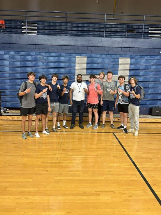 S/O to the @Clover_Football team for the surprise group photo today. Great group of young men. Keep up the good work 👌🏾🏈 I almost cried by the way lol 🥲 @coachwoolbright @landonstone_ @GraysonSmith77 @BrodyRowan @king_trent65 @brodywoolb11 @Samson_Nightway @anthony_R75