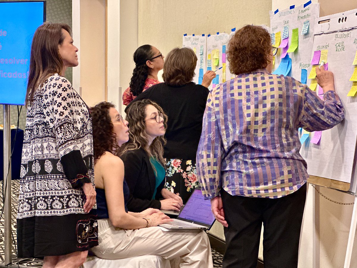 😊 ¡Muy agradecidos con las y los integrantes de la #RedHCV por su valiosa participación en el taller de co creación de la Agenda HMO 2024 en el eje de Desarrollo Humano! 

Juntos hacemos de #Hermosillo 
un mejor lugar para vivir.  🤝💬
#AgendaHMO