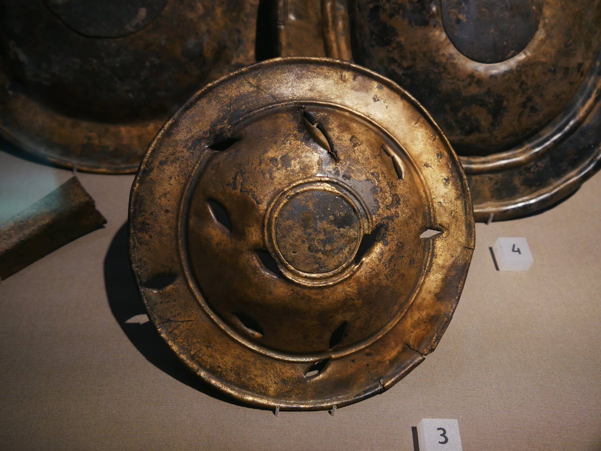 After a *long* overdue visit to the @WiltshireMuseum I am of course spoilt for choice for #FindsFriday

 But the Melksham hoard was particularly striking