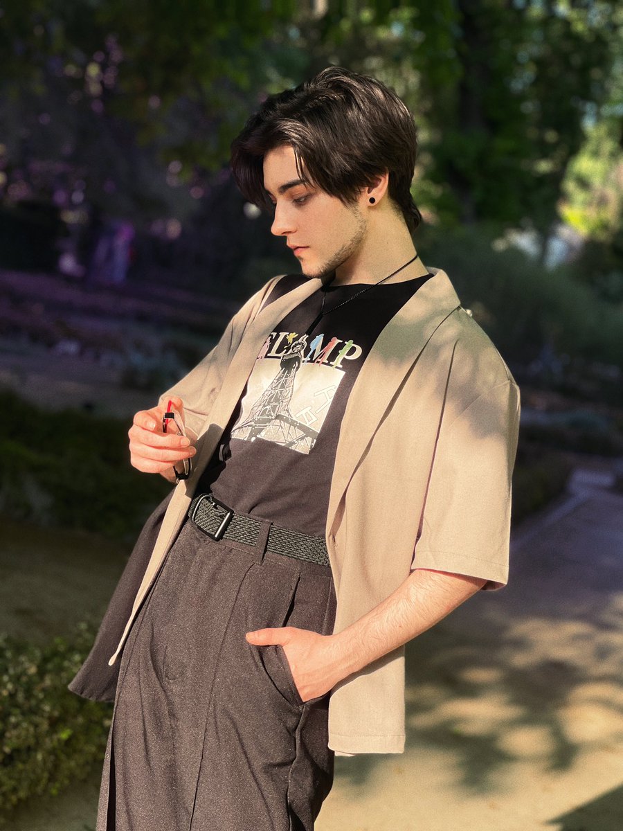 geheichou's tweet photo. garden &amp; art date🪻✍️ https://t.co/s2uCbCvkHJ