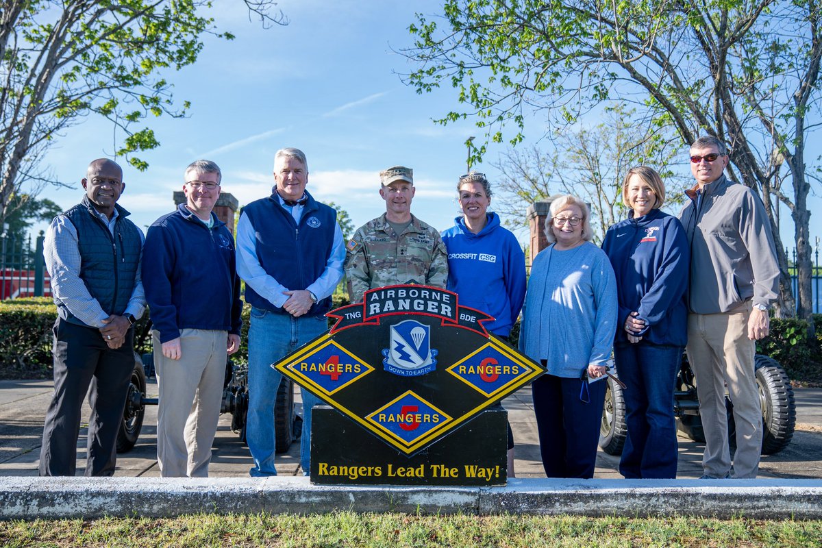 At Fort Moore we are fortunate to have a great relationship with the community! On day 2 of the Best Ranger Competition I was honored to have Mayor Henderson, several City Council Members, College Presidents, Director of Boys and Girls Club, … attend to support us!