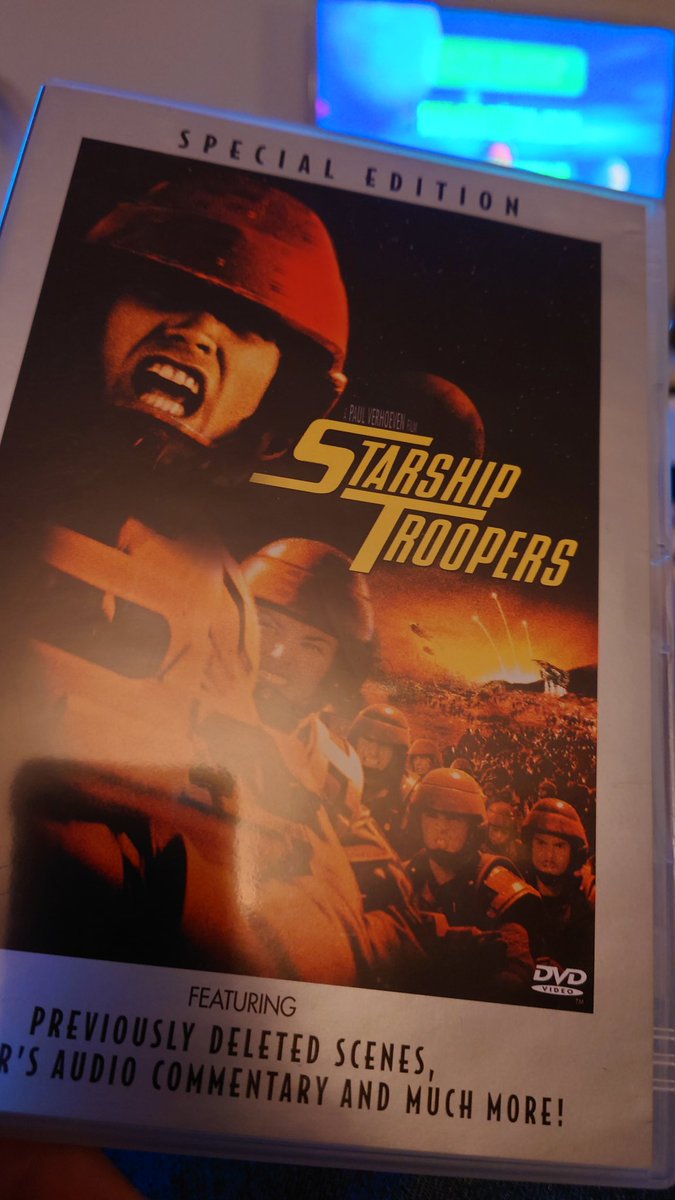 Time to go old school💿
#starshiptroopers 
Ping @Daybyday2468