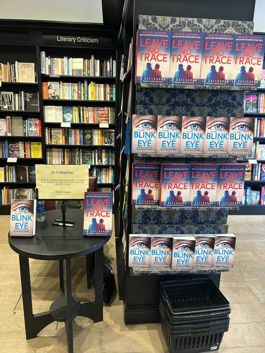 And during my trip to Stratford-Upon-Avon @SUAWaterstones I revisited some of the scenes in In The Blink of an Eye, including The Swan’s Nest where I gave Kate (a huge fan) a signed copy. Such a lovely place and people.