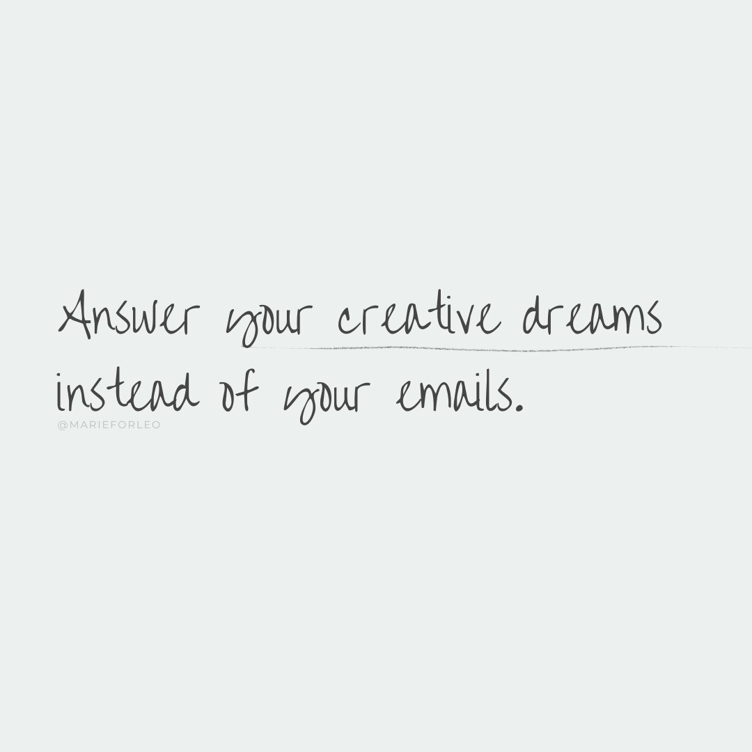 Prioritize creative work early in your day; it's vital, not selfish. Focus on your unique purpose. Elevate your creativity with my FREE writing class to inspire action. Sign up: bit.ly/FreeWritingCla… 💌