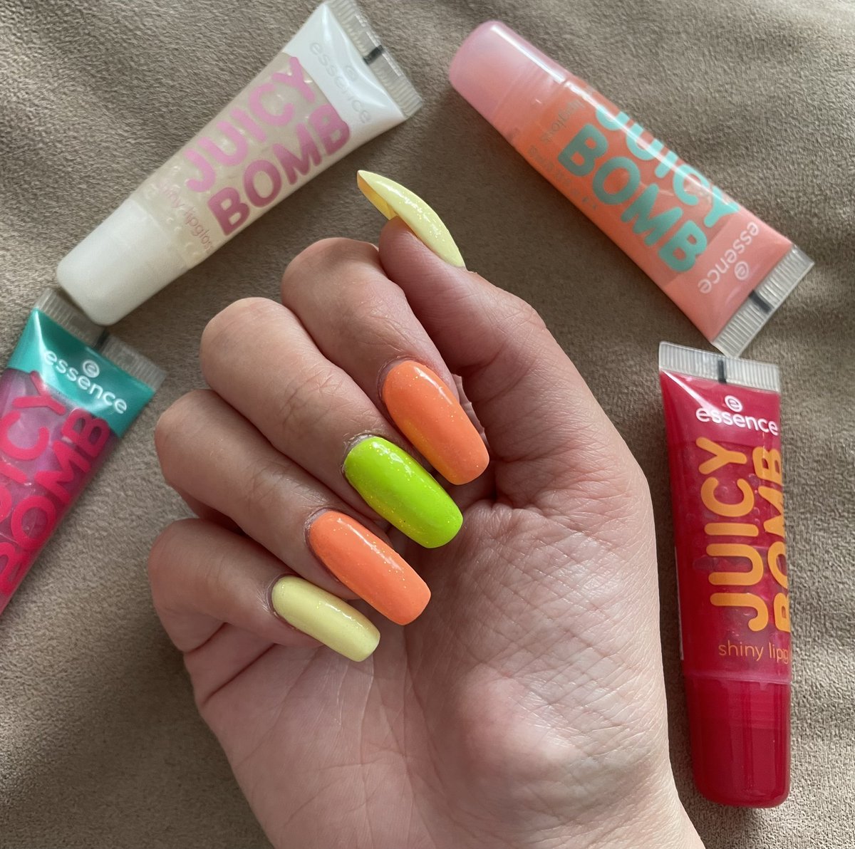 meshty95's tweet photo. #nails #gelnails #manicure #yellow #manicureideas #manicureinspo #green #nailinspo #nailideas #orange #nailsoftwitter #manicureoftwitter #lifeofmeshty #meshtysgelnails #essence #juicybomb #lipgloss #colorfulnails #colorfulmanicure #essencelipgloss #juicybomblipgloss
-
๐
๐ฝ๐งก๐๐
- https://t.co/Ttp27aaTq8