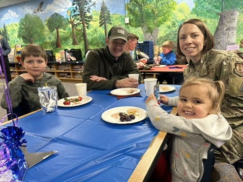 🌟Oakwood proudly celebrates April as the Month of the Military Child! 🇺🇲 Thank you to all who attended last week's Muffins for Military at Lange, your presence warmed our hearts! 🧁 We're also thrilled to celebrate Lange's new Purple Star School status in Ohio! 🌟#OneOakwood