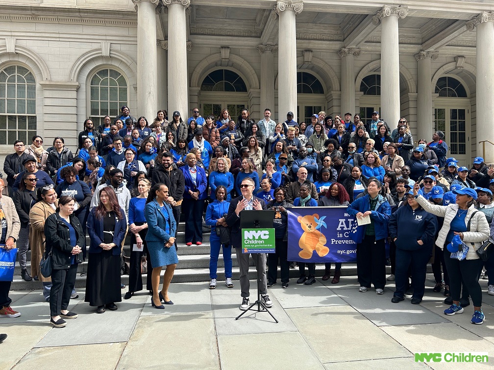 April is #ChildAbusePreventionMonth. Today, at City Hall, we said thank you to the many people throughout #NYC, including all those at @ACSNYC and our provider agencies, who help keep New York City children safe and families supported.