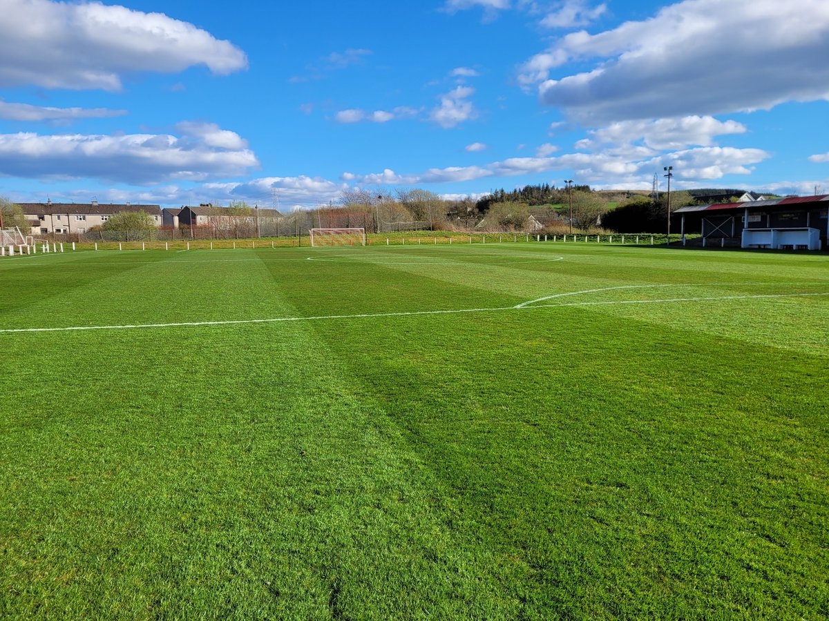 Neilston juniors all set for tomorrow, great to finally get some sun 🌞