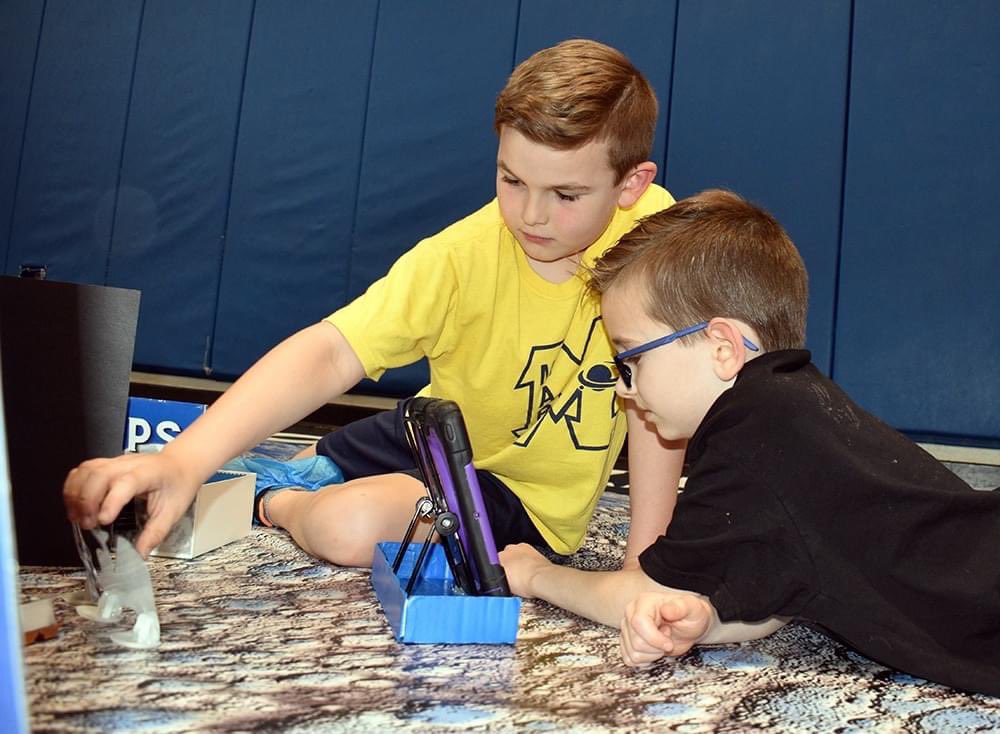 🚀🧑‍🚀 MAES students are preparing for the future of space travel as part of a cross-curricular “Astronaut Training” program. During their STEAM and PE classes, students are rotating through various stations that are designed to train their brains and their bodies like astronauts.