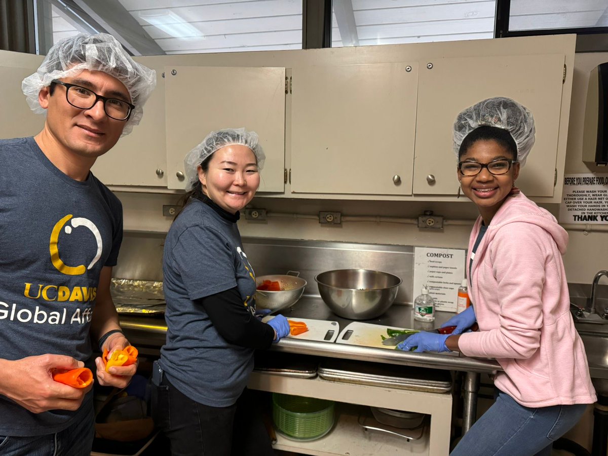 🌿 #HumphreyFellows at UC Davis embody the spirit of community service, partnering with local organizations like Yolo Food Bank & Davis Community Meals and Housing #HumphreyFellows #CommunityService #ClimateAction #FoodSecurity