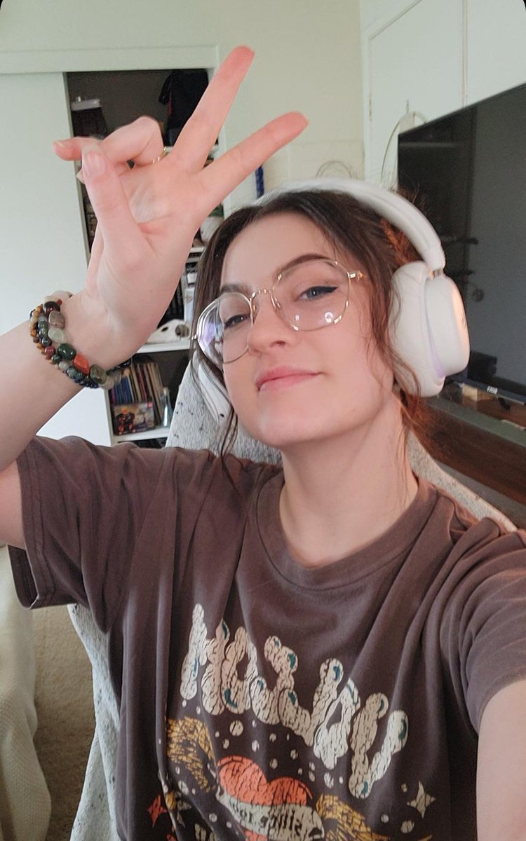lapislindsuli's tweet photo. 🔴#LIVENOW
Squeezing in some sims before work! 🌹
https://t.co/1adjNcI55A
#thesims4 #notsoberrychallenge #mintgen #rosegen #mintgeneration #rosegeneration #sims4challenge #letsplay #twitch #twitchstreamer #gamer #gamergirl https://t.co/vTPXZF0ufo