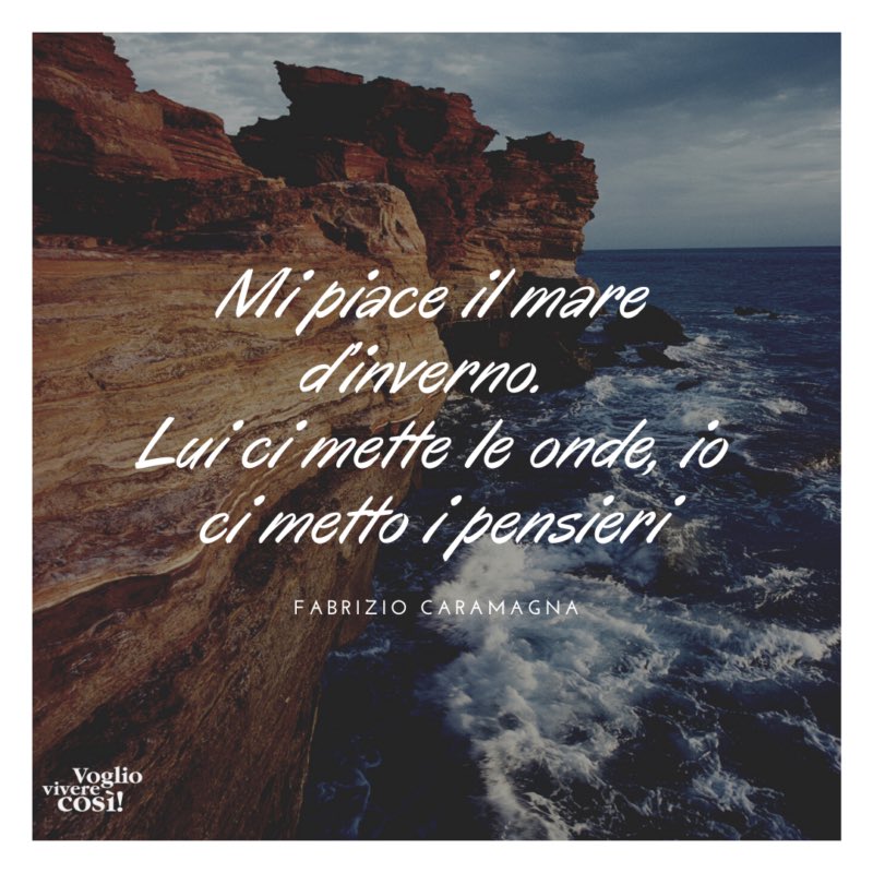 Una passeggiata sul lungomare, l’odore di salsedine ed una lieta compagnia, la mia felicità è così. 
#BricioleDiPensieri #scritturebrevi #ScrivoQuelCheSento #PensieriScalzi