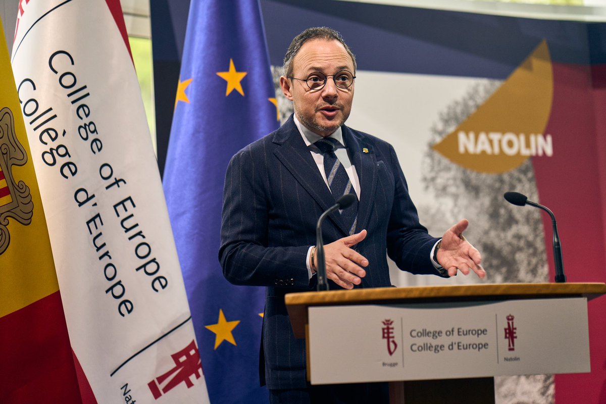 coenatolin's tweet photo. It was truly an honour to host Mr Xavier Espot Zamora @XavierEspot, the Prime Minister of Andorra, on his inaugural visit to Warsaw! The welcoming remarks were delivered by the Vice-Rector of the College of Europe @eosniecka. Engaging with our students, Mr Espot Zamora delivered an insightful lecture entitled "Andorra: Global Challenges, Local Opportunities," sparking lively discussions during the Q&A session. The visit was co-organized by our Andorran students, Cezara Corduneanu, who delivered the introductory words, and Pol Revert Loosveldt, who moderated the discussion.