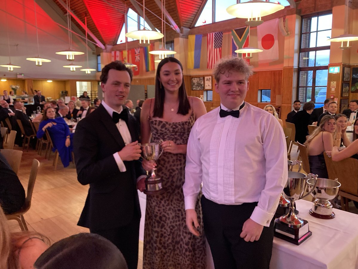 Felsted Chapel tweet media