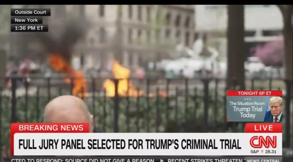 Zara_NoorX's tweet photo. Man set himself on fire near the New York courthouse where Trump's trial was being held.
Fox and CNN were reporting live before the feed-off.
#TrumpTrials https://t.co/dD8CaG6q7x