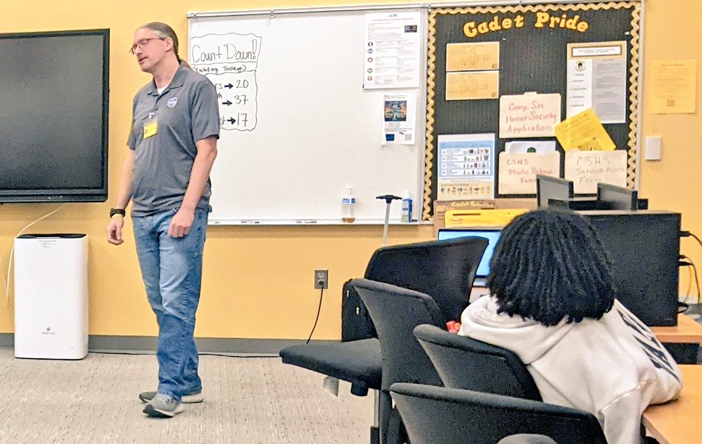 LYNX Scholars in the Cybersecurity class met with Cybersecurity Consultant, Christian Glotfelty, to practice social engineering and gain new insights into the Cybersecurity field. 'We can't eliminate risk, but we can mitigate it.'@FCPSMaryland
