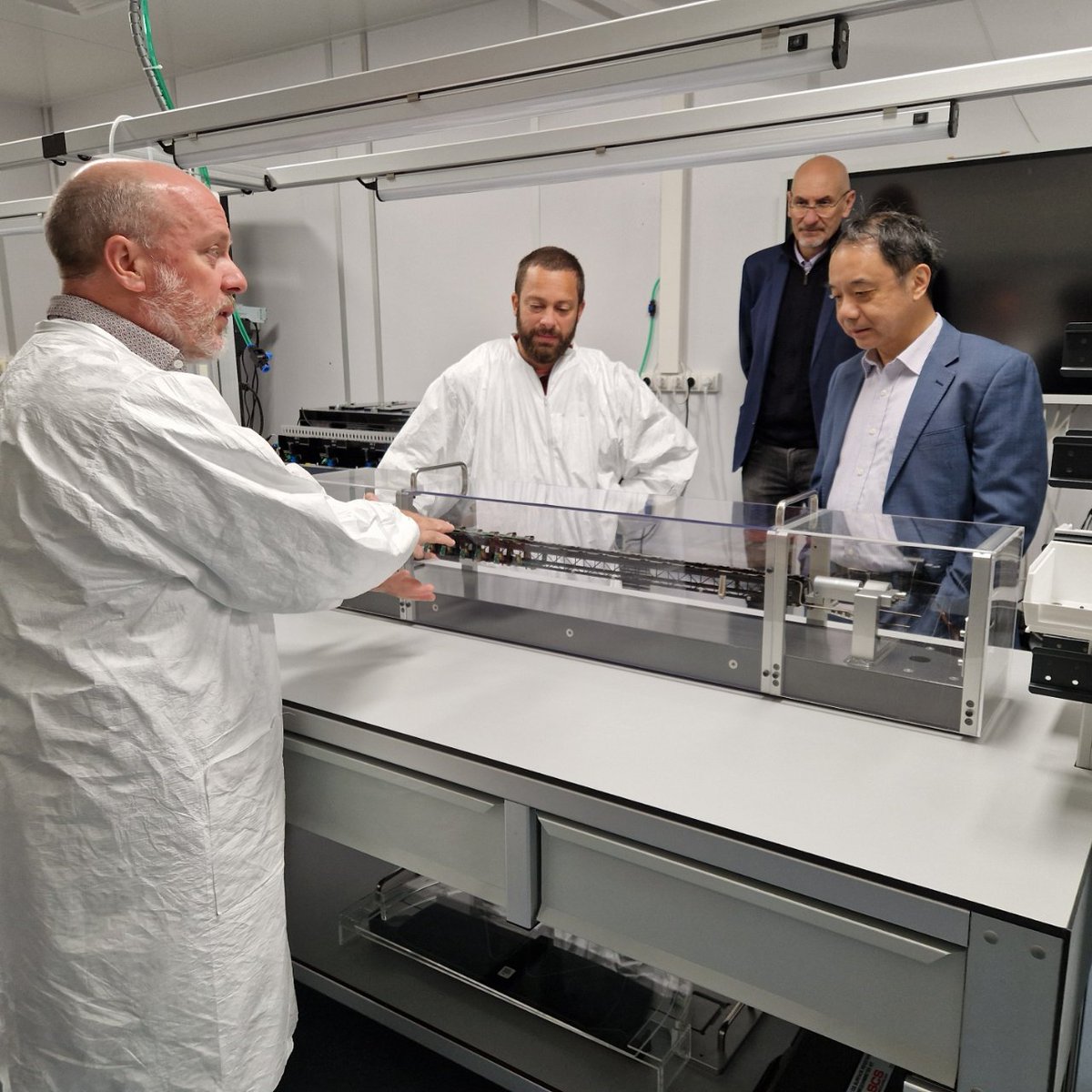 CPPMLuminy's tweet image. Le professeur Yifang Wang, directeur de IHEP et membre de l'académie chinoise de sciences, à Pékin, a visité les installations et réalisations du #CPPM
#IHEP #CAS #Beijing 
@km3net  #LSPM @ATLASexperiment  @LHCbExperiment    @Euclid_FR 
@CNRS_IN2P3 @CNRS_dr12