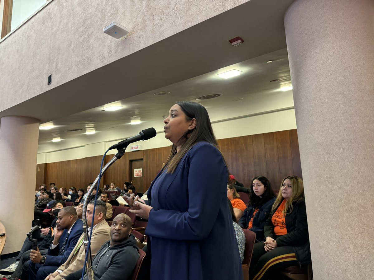 @FEDECMI @AAAJ_Chicago @NLCenters @LifeImpacters @AriseChicago Swathi Staley (@YMCAChicago): “I am here to urge City Council to pass the funding request for new arrivals. They are in need of resources and community. We don’t need to pit groups against each other. We are a city built to support great things for all residents.”