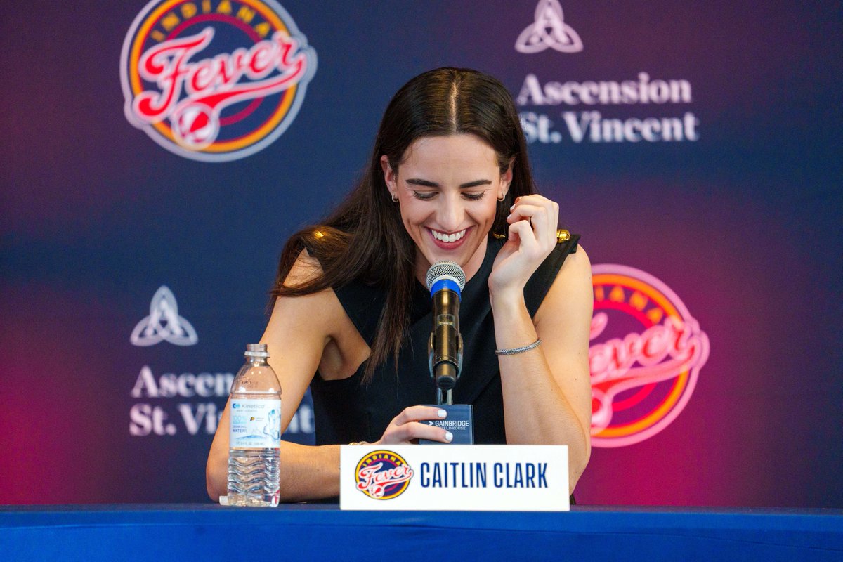 Caitlin Clark got a hero's welcome in her new home. 🏀 More here: bit.ly/3Q9hHx9 Where will the @IndianaFever finish in the phenom's rookie season? Make #WNBA picks and more with #Proline: bit.ly/4aIiLQz 📸: USA TODAY Sports @StadeProligne