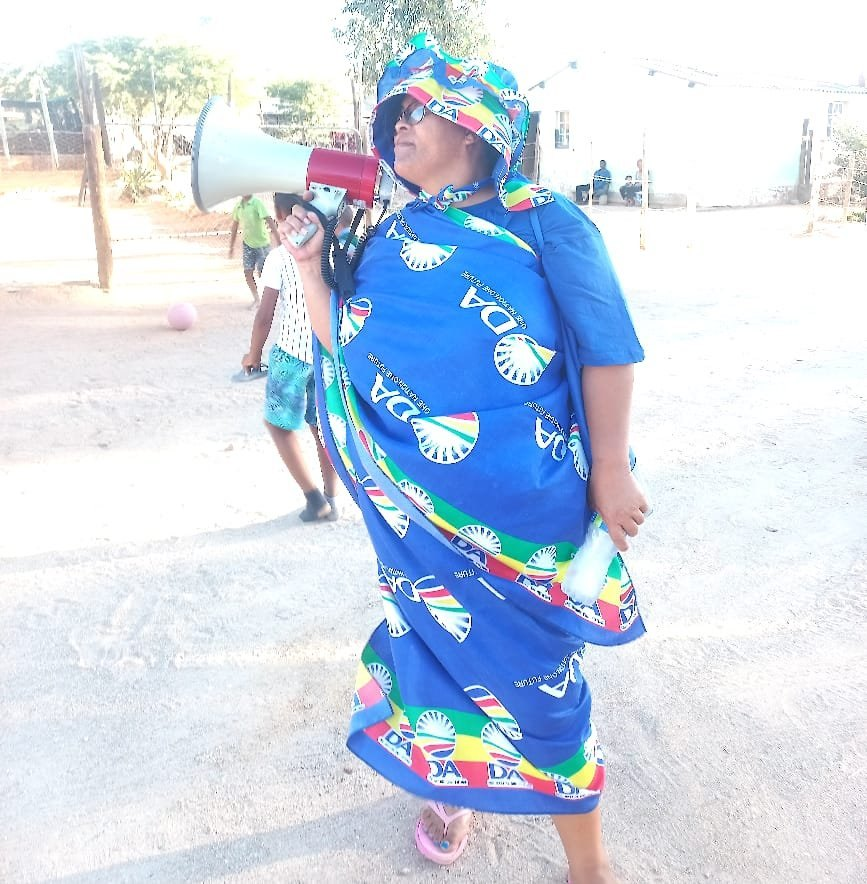 DA_NCape's tweet photo. The DA team in #Vaalwater called on residents not to stay away on Election Day.

🗳️Your vote is too valuable to waste in the most critical election South Africa is facing since 1994. Be part of history and be part of the change.

#VoteDA to #RescueSA
#MakingtheNCblue https://t.co/S8OTY7guCp