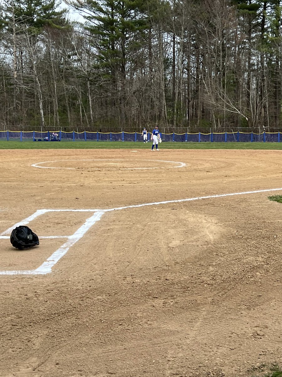 It’s a gorgeous day for softball! No. 14 Bedford (3-0) hosts Triton (2-1) in a compelling nonleague matchup Alyx Rossi (@BedfordBucs), who hasn’t allowed a hit this season, opposes Emma Penniman (@Triton_Vikings), a returning Globe All-Scholastic, in the circle @GlobeSchools