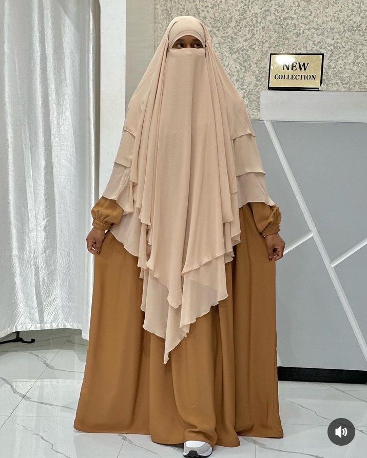 Retweet my business please 🥺🙏 New stocks Alert 🚨🚨🚨 in different colors Combo 🔥 2 PCs 🔥 Jilbab gown with 3 layer long Khimary 🔥 🏷️Price -:15k Location Yola/Kano Nationwide Delivery 🚚