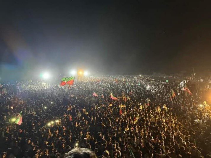 Election campaign ko jalsa main convert kerdia. MashAllah !! 🔥❤️