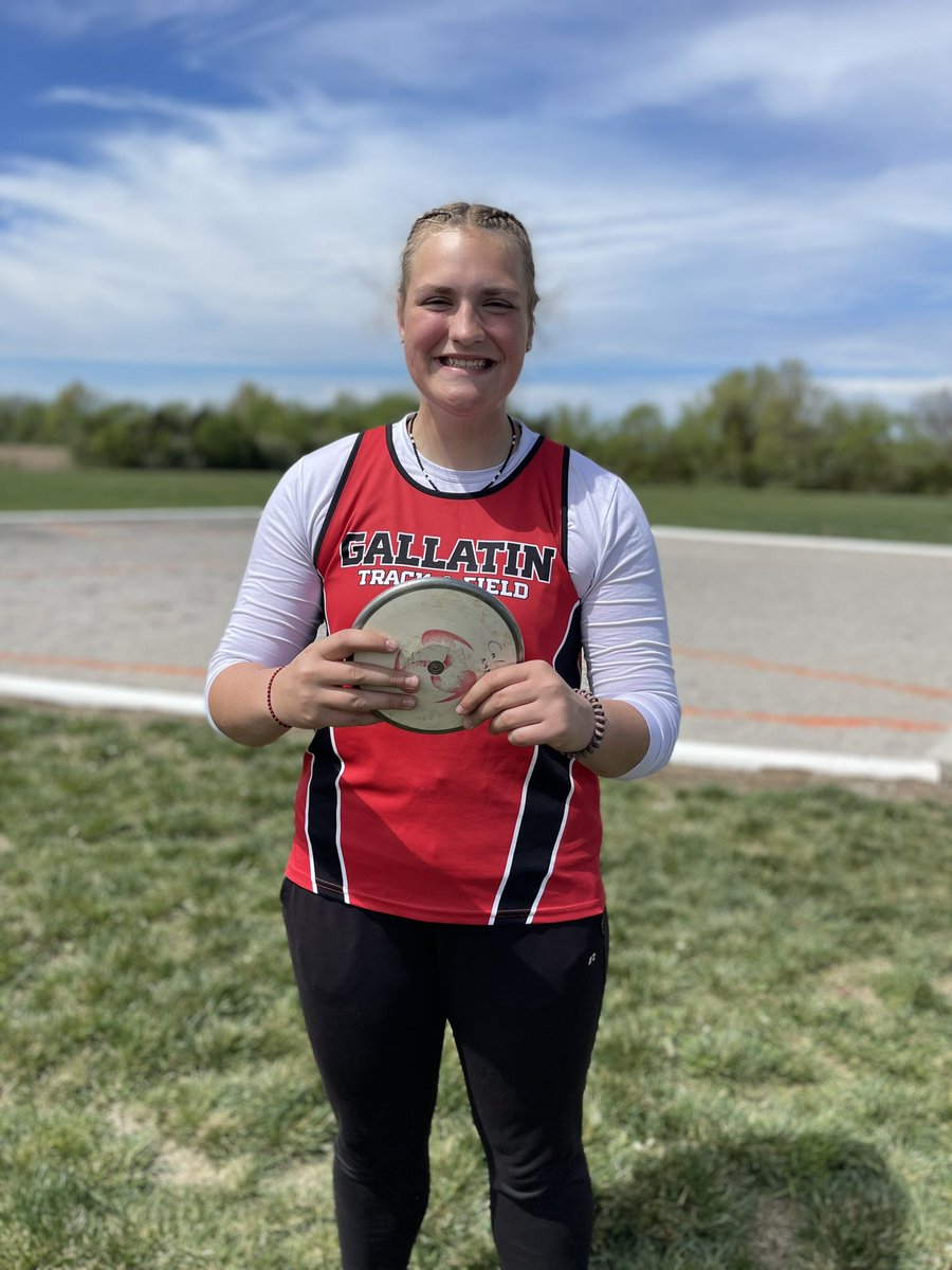 Another PR, Moriah Parker with 26.65 meters in Discus  #GoDawgs