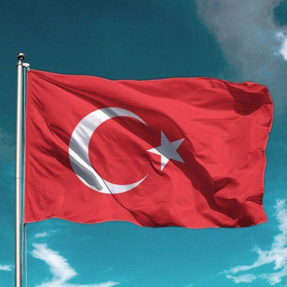 “Ya Devlet Başa Ya Kuzgun Leşe” Doğu ve Güneydoğu Anadolu'da Hainliğe Dem’lenen belediyeler ; 🔹Tunceli belediyesinin sayfası Dersim Belediyesi olarak değiştirildi. 🔹Diyarbakır'da Meclis salonunda bulunan Türk Bayrağı kaldırıldı. 🔹Cizre
