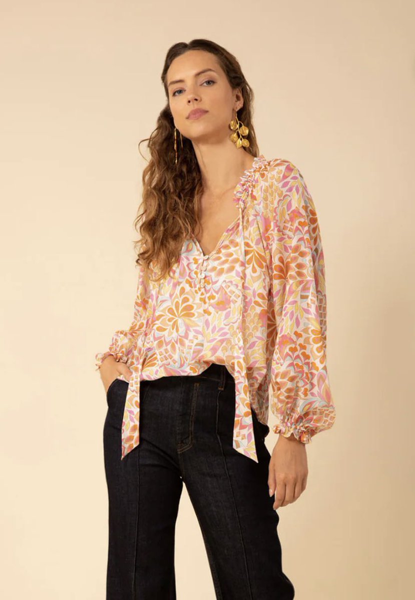 Made with a luxurious silk blend, this Hale Bob top has a graphic floral print. #springstyle #oconnors #fashionfriday #outfitoftheday #yycstyle