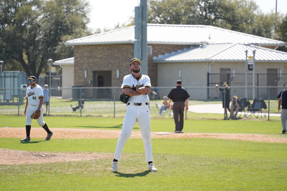 The Big and the Best of D3 Texas (@txd3news) on Twitter photo What Brendan Beard has accomplished over the last two weekends has been incredible. 19 innings. 2 complete games. 13 strikeouts. Read more about TLU's exceptional starting pitcher in this week's newsletter!
📰: t.ly/TtSRP
📸: <a href="/tluathletics/">TLU Bulldogs</a> | Charleigh Phipps '25 What Brendan Beard has accomplished over the last two weekends has been incredible. 19 innings. 2 complete games. 13 strikeouts. Read more about TLU's exceptional starting pitcher in this week's newsletter!
📰: t.ly/TtSRP
📸: <a href="/tluathletics/">TLU Bulldogs</a> | Charleigh Phipps '25
