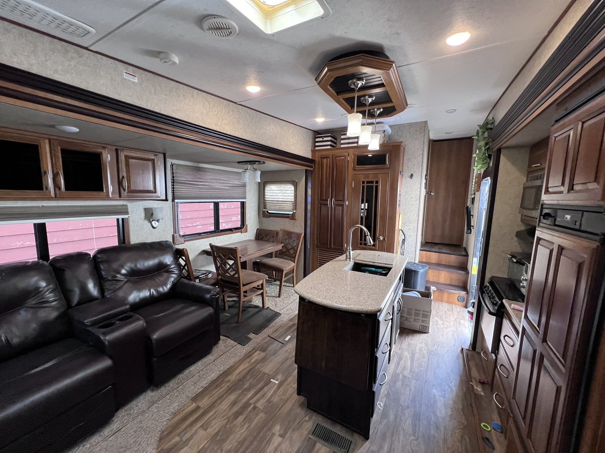 2017 Prime Time 315RST Crusader Fifth Wheel Trailer  For Sale In La Crosse, Wisconsin 54603

$30,000

showroom.auction123.com/pro_market_con…
#Rvlife,#travelinglife,#forsalebyowner,#auction