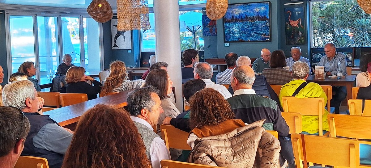 TOT UN ÈXIT!
Molta gent en la presentació del llibre de Pere Vilàs en el Club Náutico Ibiza
@ClubNauticoIBZ @melq_art #LosCorsariosIbicencos #corsarios #IbizaEditions #presentaciónliteraria #novedadeditorial