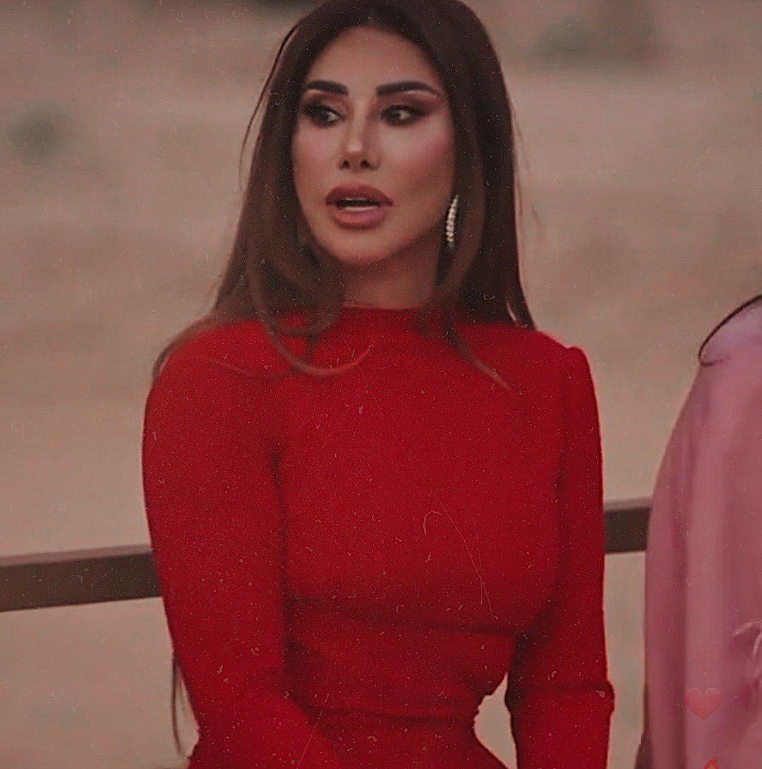 HoshYehea's tweet photo. It's like a Nissan moon
#najwakaram
#نجوى_كرم
#السعودية
#العلا
@najwakaram https://t.co/BuZbk9KvpZ