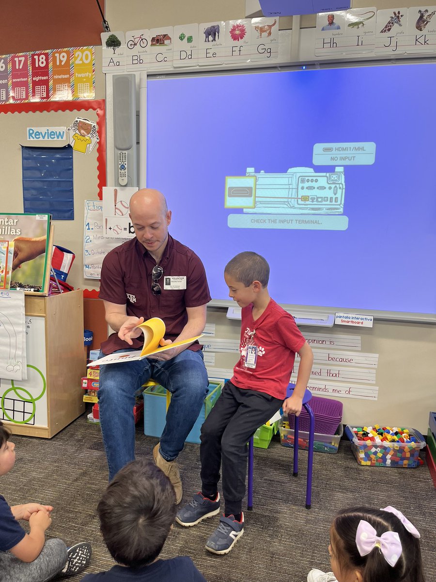 #mjejags Happy Friday!!!  <a href="/ana19621/">Ana M. Castillo</a> <a href="/MJEjags/">Jenks Elementary</a> forming words… mystery reader, etc