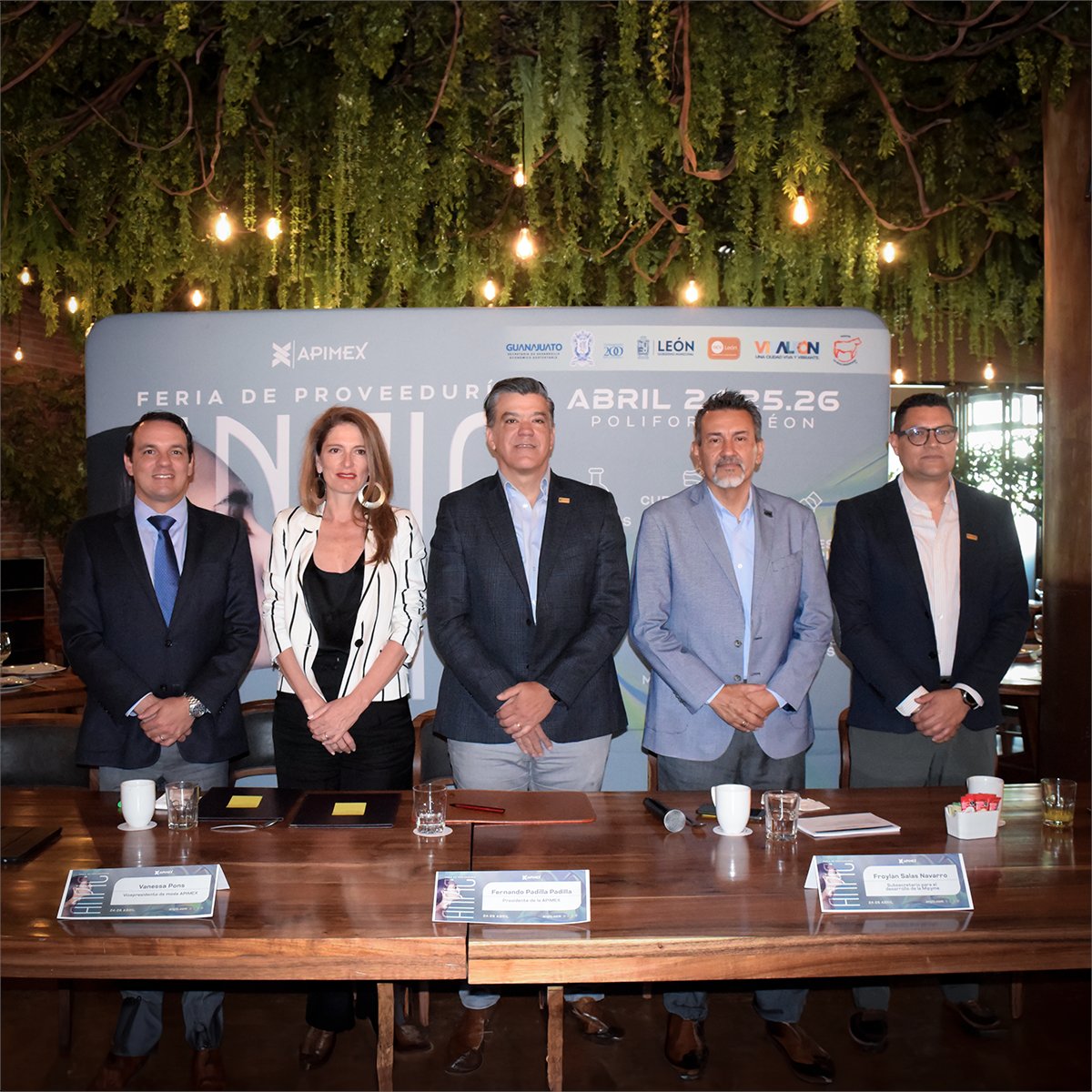 APIMEX_ORG's tweet photo. Agradecemos la presencia de Jorge Jiménez Lona Presidente Interino de @municipio_leon , a Fernando Padilla Presidente de APIMEX, junto a nuestro destacado presidium así como la invaluable asistencia de los medios a la presentación ANPIC Edición 63.🤩🤝
¡Nos vemos en @ANPICMX ! https://t.co/2x0RkS5d1Q