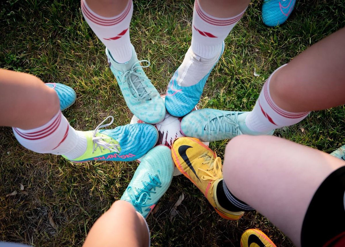 SikestonSoccer's tweet image. Away this weekend at @ladyjayssoccer Tournament! Fair Grove at 6:15 this evening, Stover and Marshfield tomorrow. #GWG