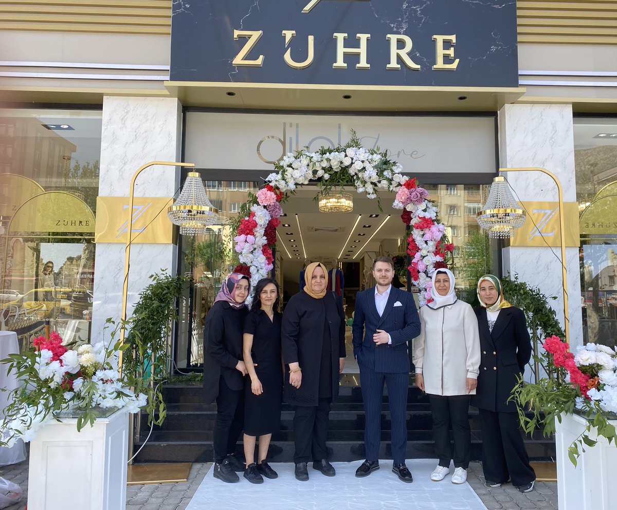 akkadin12subat's tweet photo. Onikişubat İlçe Kadın Kolları Başkanımız Sn. Nursel Kaçamaz ve Yürütme Kurulu üyelerimizle #ZühreMaraş  ‘ın açılış programına katılım sağladık …..

Hayırlı Uğurlu Olsun 🐞

#nurselkaçamaz 
#akkadınonikişubat https://t.co/UeJP3dp57D
