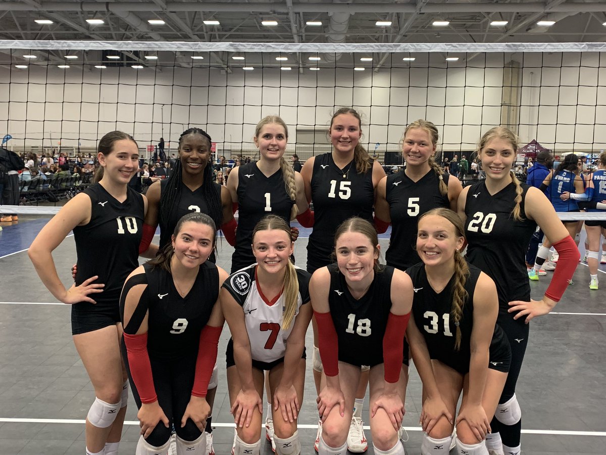 Mizuno Club North 17Karen went 3-0 on the 1st day of Lone Star Classic!! ❤️🏐🖤 #mizunoclubnorth #usavolleyball