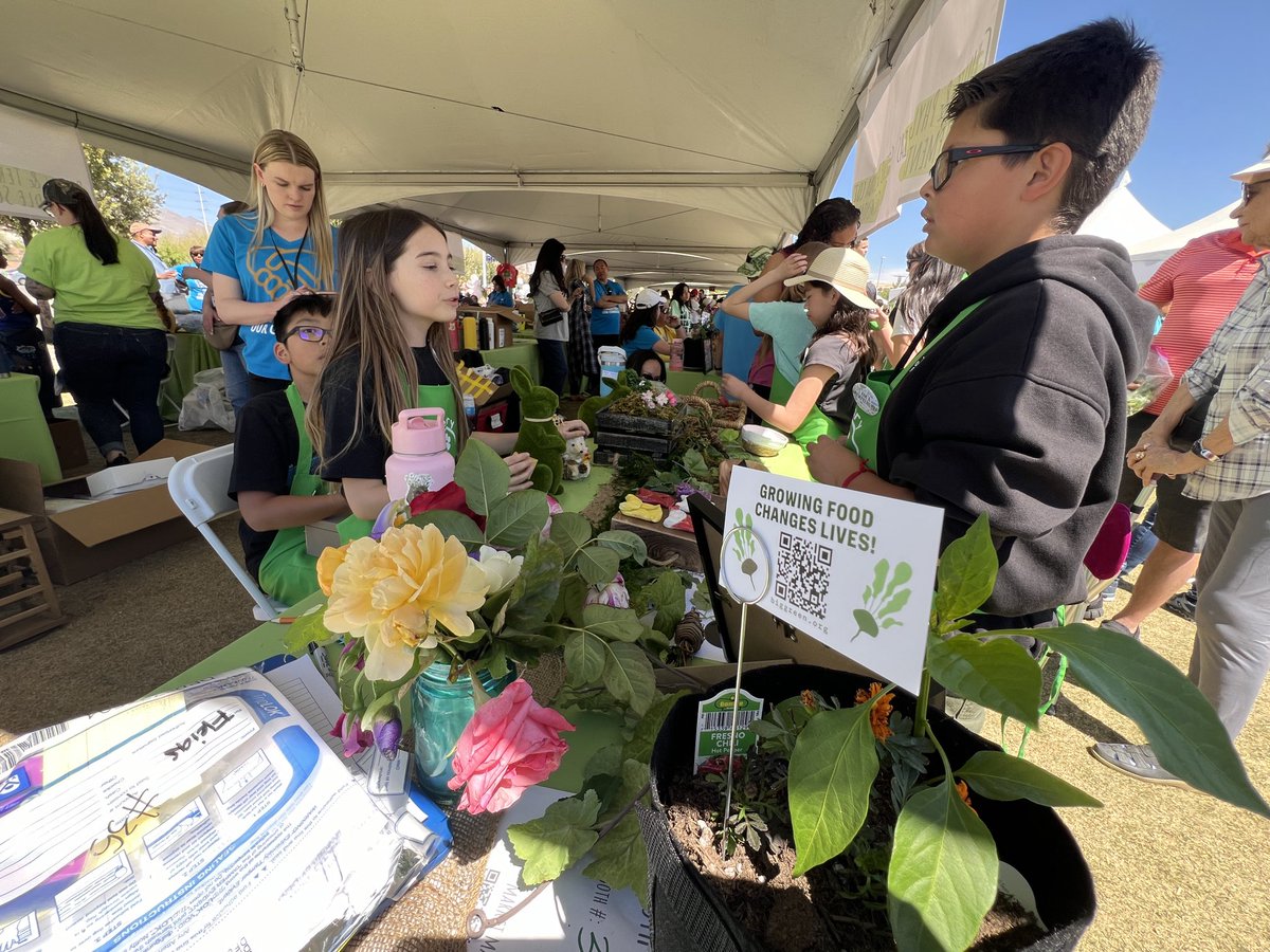 Had so much fun checking out ⁦@GreenOurPlanet2⁩ Giant Student Farmers Market in Summerlin. Story coming next week in the Indy Education newsletter.