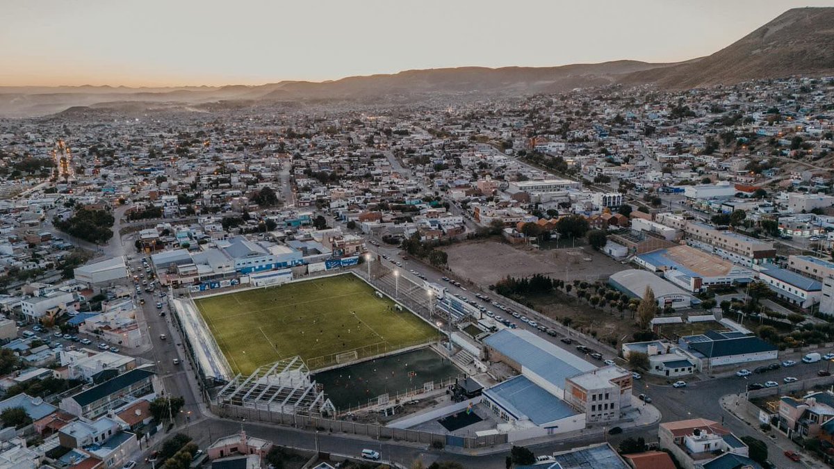 FELIZ ANIVERSARIO @Newberyescr ! Las instituciones deportivas, más allá de lo recreativo, cumplen un rol de contención social muy importante. Felicito por sus primeros 100 años al club formador de deportistas, pero sobre todo, formador de buenas personas. Su trayectoria,