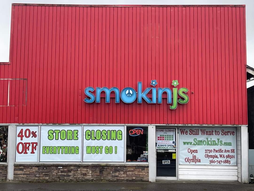 LongHaired_One's tweet photo. Come say hello for one last 4/20 at our Centralia, WA shop - Everything in the store is 40% off ๐ค
We're still open seven days a week in Olympia, WA & of course, we can always ship right to you!
#420Sale #SmokinJs #ClosingShop
https://t.co/MnaAo5b7Tc https://t.co/ZHNl0IrsAs